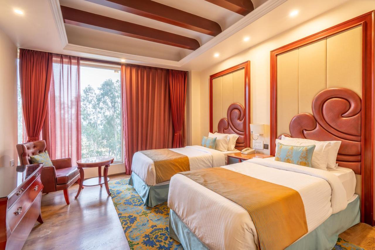 Hukam'S Lalit Mahal - Hotel Convention Club Rāipur Kültér fotó